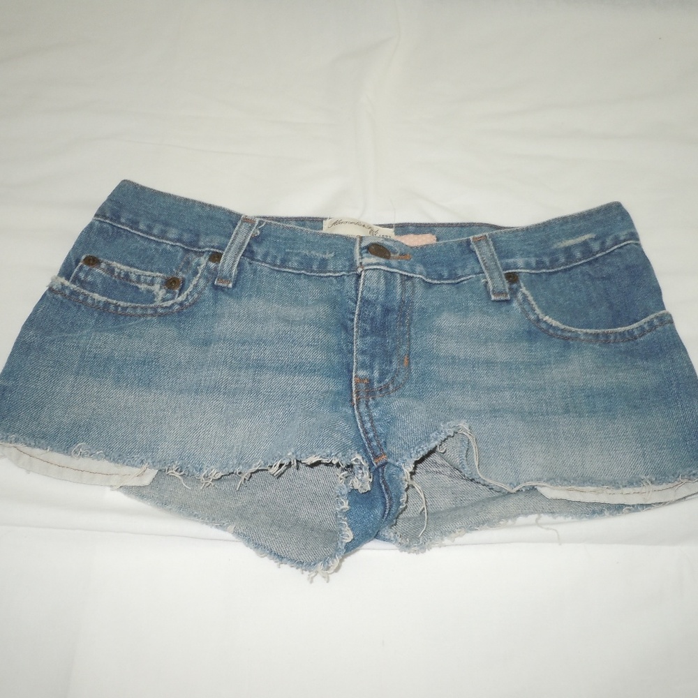 Abercrombie & Fitch Distressed Jean Shorts Size 4